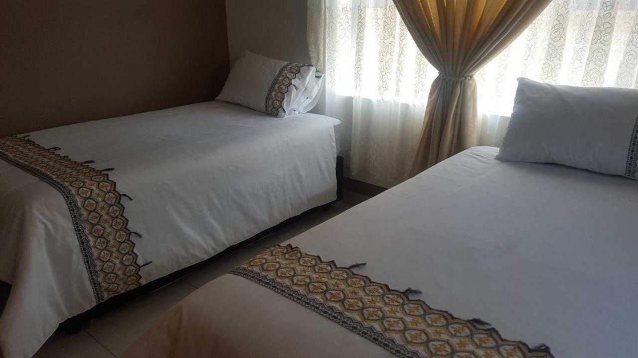 Patzerella'S Cozy Nest Hotel Krugersdorp Ngoại thất bức ảnh